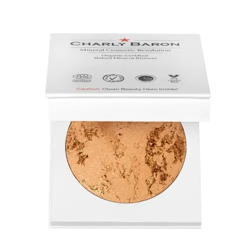Unser gebackener, Organic/ Bio-zertifizierter Mineral Bronzer lässt den Teint wie von der Sonne geküsst dezent erstrahlen. Das Gesicht wirkt makellos frisch & gesund gebräunt.